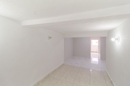 Quarto de casa para alugar com 1 quarto, 46m² em Vila Silviania, Carapicuíba