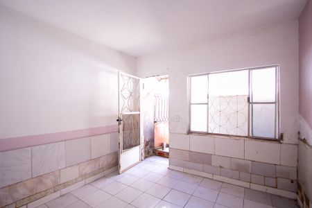 Sala de casa para alugar com 2 quartos, 70m² em Itaúna, São Gonçalo