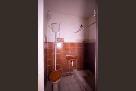 Casa para alugar com 70m², 2 quartos e sem vaga Casa para alugar com 70m², 2 quartos e sem vagaBanheiro