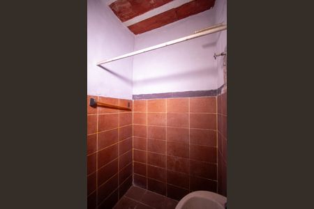 Banheiro  de casa para alugar com 1 quarto, 37m² em Itaúna, São Gonçalo