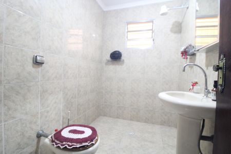 Casa à venda com 250m², 3 quartos e 2 vagasBanheiro comum