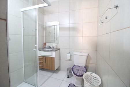 Casa à venda com 250m², 3 quartos e 2 vagasBanheiro da suíte 2
