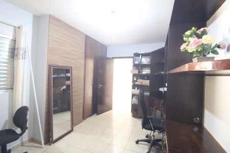 Casa à venda com 250m², 3 quartos e 2 vagasSuíte 2
