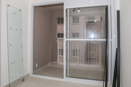 Sala e Cozinha de apartamento para alugar com 2 quartos, 35m² em Parque Industrial Tomas Edson, São Paulo