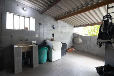 Casa à venda com 253m², 3 quartos e 2 vagasÁrea de Serviço