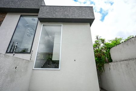 Casa para alugar com 126m², 4 quartos e 1 vagaFachada