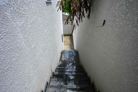 Casa para alugar com 126m², 4 quartos e 1 vagaEscada