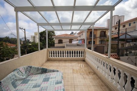 Casa à venda com 180m², 3 quartos e 3 vagas Casa à venda com 180m², 3 quartos e 3 vagasQuintal