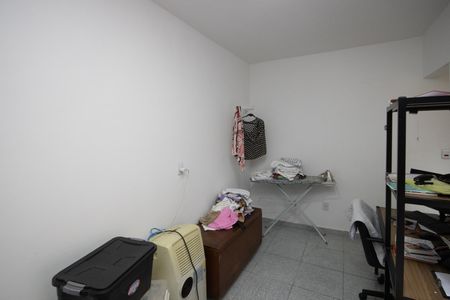 Casa à venda com 180m², 3 quartos e 3 vagas Casa à venda com 180m², 3 quartos e 3 vagasSuíte