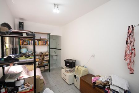 Casa à venda com 180m², 3 quartos e 3 vagas Casa à venda com 180m², 3 quartos e 3 vagasSuíte