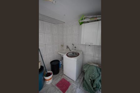 Casa à venda com 180m², 3 quartos e 3 vagas Casa à venda com 180m², 3 quartos e 3 vagasÁrea de Serviço