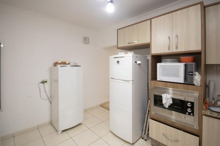 Casa à venda com 180m², 3 quartos e 3 vagas Casa à venda com 180m², 3 quartos e 3 vagasCozinha - Armários