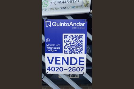 Casa à venda com 180m², 3 quartos e 3 vagas Casa à venda com 180m², 3 quartos e 3 vagasCódigo