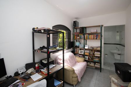 Casa à venda com 180m², 3 quartos e 3 vagas Casa à venda com 180m², 3 quartos e 3 vagasSuíte