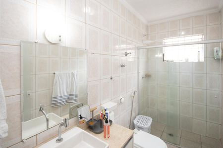 Casa à venda com 180m², 3 quartos e 3 vagas Casa à venda com 180m², 3 quartos e 3 vagasBanheiro 1