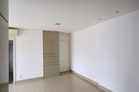 Sala de apartamento para alugar com 3 quartos, 98m² em Santo Antônio, Belo Horizonte