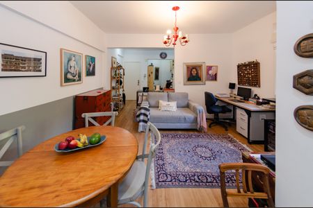 Sala de apartamento à venda com 2 quartos, 55m² em Santa Efigênia, Belo Horizonte