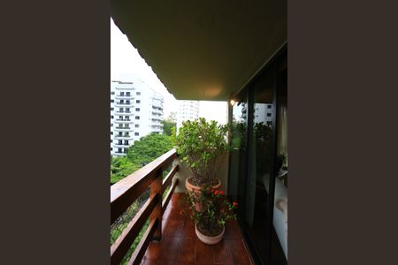 Varanda de apartamento para alugar com 3 quartos, 240m² em Vila Morumbi, São Paulo