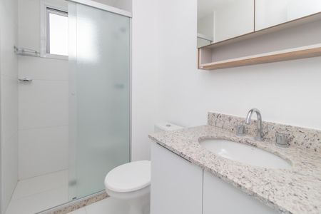 Banheiro de apartamento para alugar com 1 quarto, 39m² em Partenon, Porto Alegre