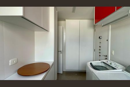 Apartamento à venda com 325m², 3 quartos e 2 vagas Apartamento à venda com 325m², 3 quartos e 2 vagasÁrea de Serviço