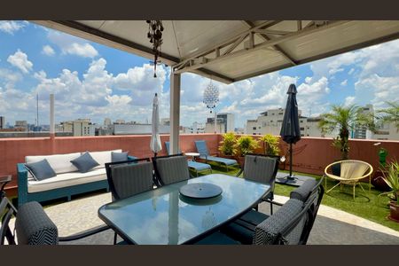 Apartamento à venda com 325m², 3 quartos e 2 vagas Apartamento à venda com 325m², 3 quartos e 2 vagasCobertura