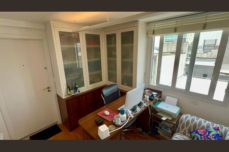 Apartamento à venda com 325m², 3 quartos e 2 vagas Apartamento à venda com 325m², 3 quartos e 2 vagasQuarto