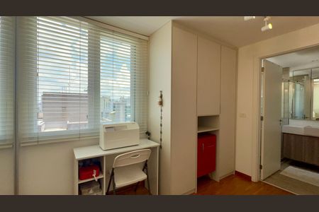 Apartamento à venda com 325m², 3 quartos e 2 vagas Apartamento à venda com 325m², 3 quartos e 2 vagasCloset da suíte 2