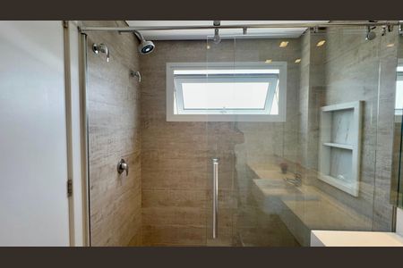 Apartamento à venda com 325m², 3 quartos e 2 vagas Apartamento à venda com 325m², 3 quartos e 2 vagasBanheiro da Suíte 2 Ela