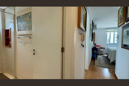 Apartamento à venda com 325m², 3 quartos e 2 vagas Apartamento à venda com 325m², 3 quartos e 2 vagasSuíte 2