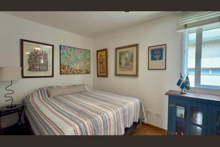 Apartamento à venda com 325m², 3 quartos e 2 vagas Apartamento à venda com 325m², 3 quartos e 2 vagasSuíte 1