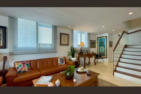 Apartamento à venda com 325m², 3 quartos e 2 vagas Apartamento à venda com 325m², 3 quartos e 2 vagasSala