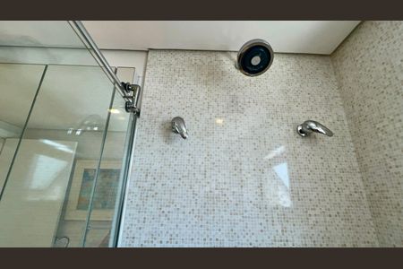 Apartamento à venda com 325m², 3 quartos e 2 vagas Apartamento à venda com 325m², 3 quartos e 2 vagasBanheiro da Suíte 2 Ele