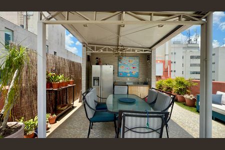 Apartamento à venda com 325m², 3 quartos e 2 vagas Apartamento à venda com 325m², 3 quartos e 2 vagasCobertura