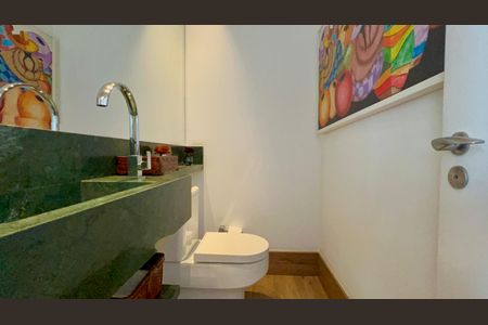 Apartamento à venda com 325m², 3 quartos e 2 vagas Apartamento à venda com 325m², 3 quartos e 2 vagasLavabo