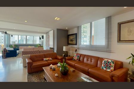 Apartamento à venda com 325m², 3 quartos e 2 vagas Apartamento à venda com 325m², 3 quartos e 2 vagasSala