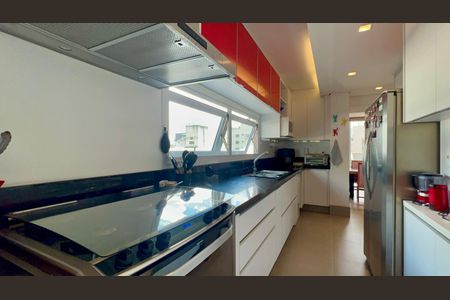 Apartamento à venda com 325m², 3 quartos e 2 vagas Apartamento à venda com 325m², 3 quartos e 2 vagasCozinha