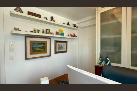 Apartamento à venda com 325m², 3 quartos e 2 vagas Apartamento à venda com 325m², 3 quartos e 2 vagasQuarto