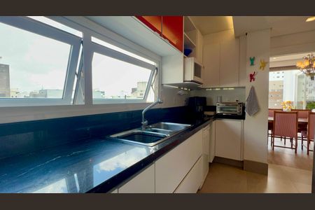 Apartamento à venda com 325m², 3 quartos e 2 vagas Apartamento à venda com 325m², 3 quartos e 2 vagasCozinha