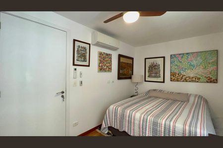 Apartamento à venda com 325m², 3 quartos e 2 vagas Apartamento à venda com 325m², 3 quartos e 2 vagasSuíte 1