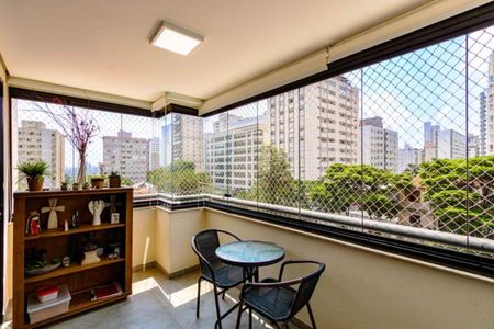 Apartamento à venda com 160m², 4 quartos e 4 vagasVaranda