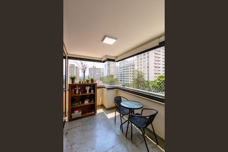 Apartamento à venda com 160m², 4 quartos e 4 vagasVaranda