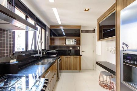 Apartamento à venda com 160m², 4 quartos e 4 vagasCozinha