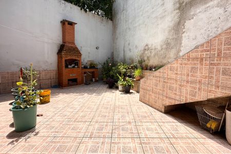 Casa à venda com 260m², 4 quartos e 2 vagasQuintal - Casa 2