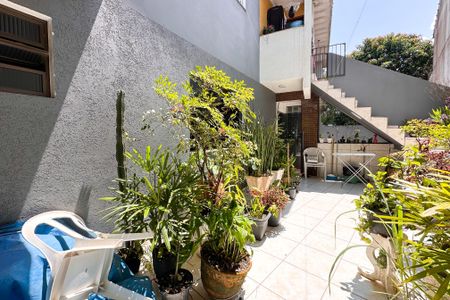 Casa à venda com 260m², 4 quartos e 2 vagasQuintal - Casa 1