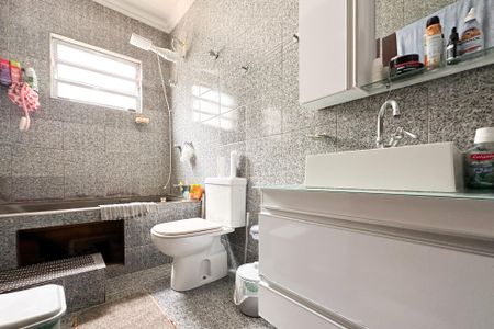 Casa à venda com 260m², 4 quartos e 2 vagasBanheiro da Suíte 2 - Casa 1