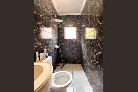 Casa à venda com 260m², 4 quartos e 2 vagasBanheiro da Suíte - Casa 3