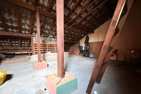 Casa à venda com 260m², 4 quartos e 2 vagasSótão - Casa 1