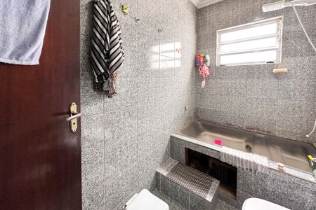 Casa à venda com 260m², 4 quartos e 2 vagasBanheiro da Suíte 2 - Casa 1