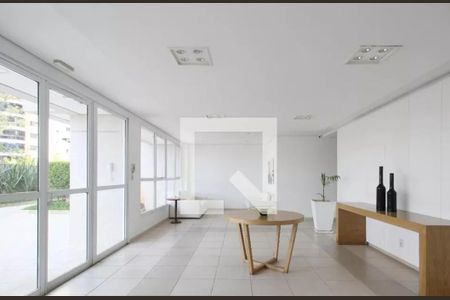 Apartamento à venda com 70m², 2 quartos e 1 vaga Apartamento à venda com 70m², 2 quartos e 1 vagaHall