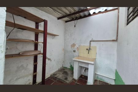 Casa à venda com 120m², 2 quartos e 1 vagaArea de serviço